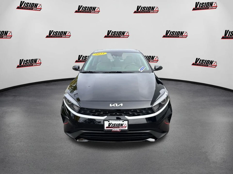 2023 Kia Forte - Image 2 of 12