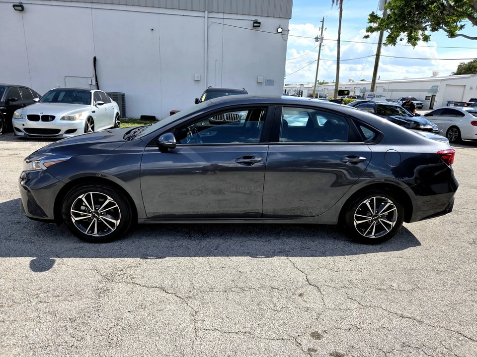 2023 Kia Forte - Image 7 of 19