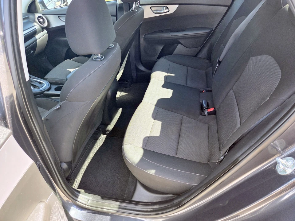 2023 Kia Forte - Image 10 of 19