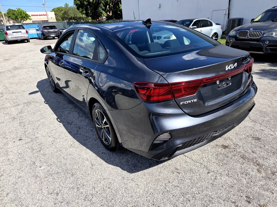 2023 Kia Forte - Image 6 of 19