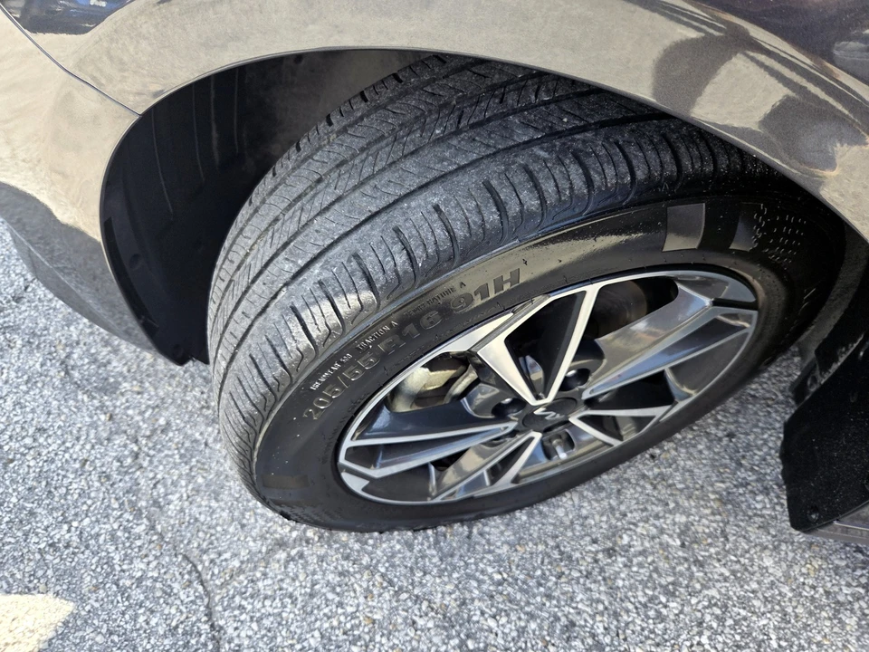 2023 Kia Forte - Image 16 of 19