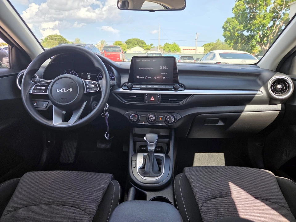 2023 Kia Forte - Image 13 of 19