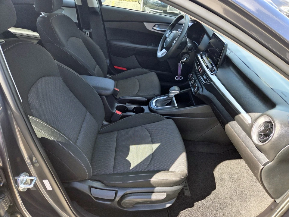 2023 Kia Forte - Image 12 of 19