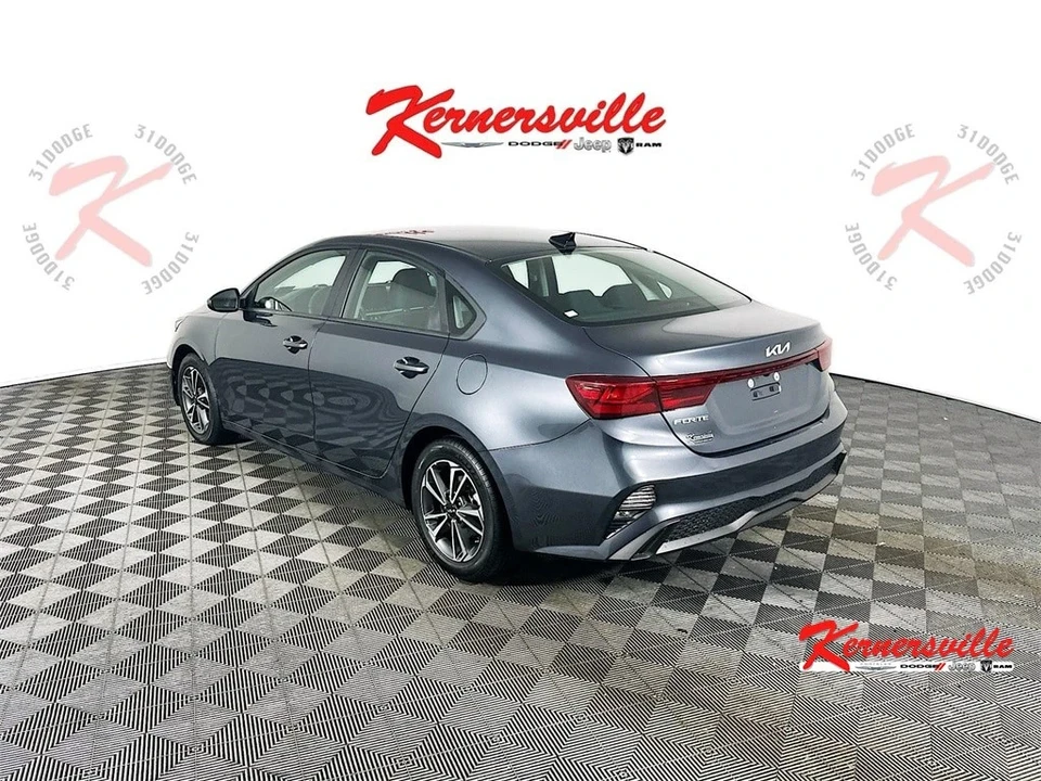 2023 Kia Forte - Image 5 of 21