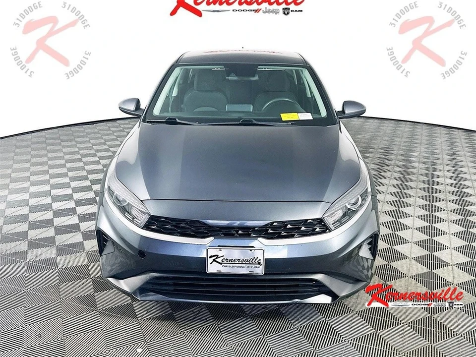 2023 Kia Forte - Image 2 of 21