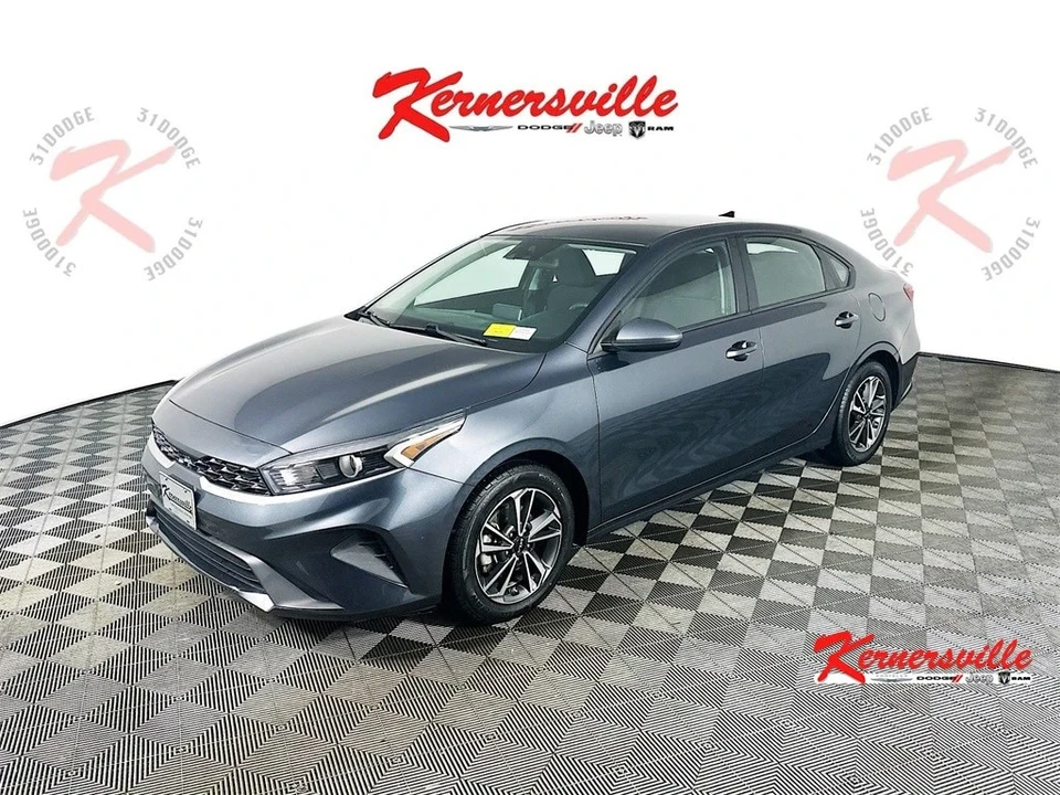 2023 Kia Forte - Image 3 of 21