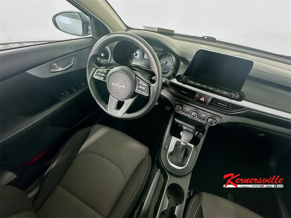 2023 Kia Forte - Image 9 of 21