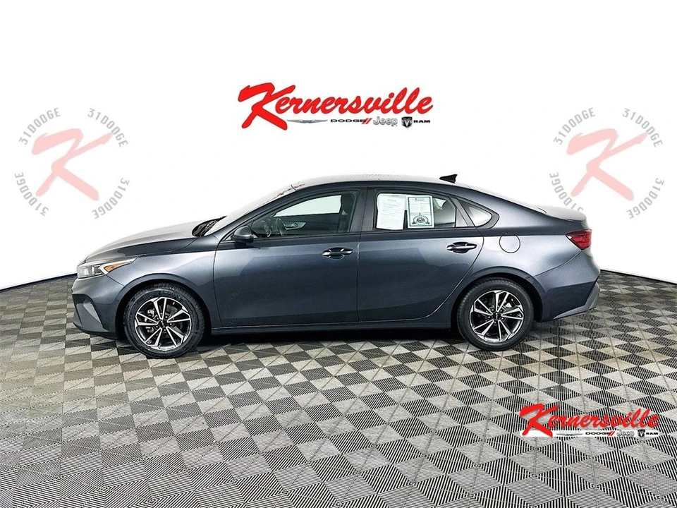 2023 Kia Forte - Image 4 of 21