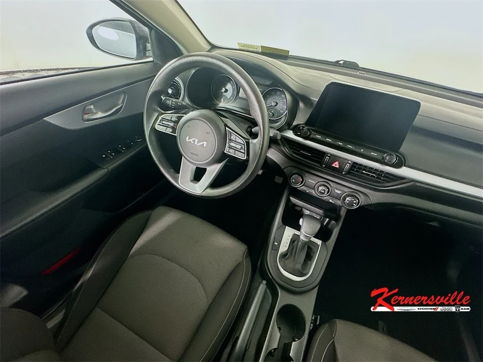 2023 Kia Forte - Image 9 of 21
