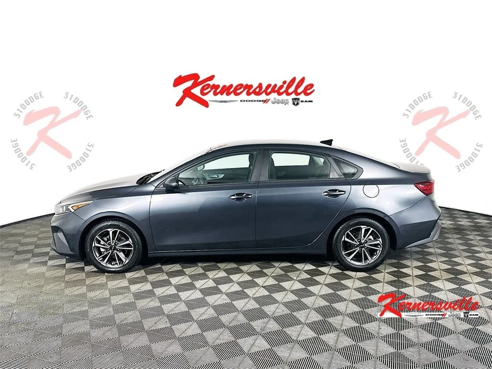 2023 Kia Forte - Image 4 of 21