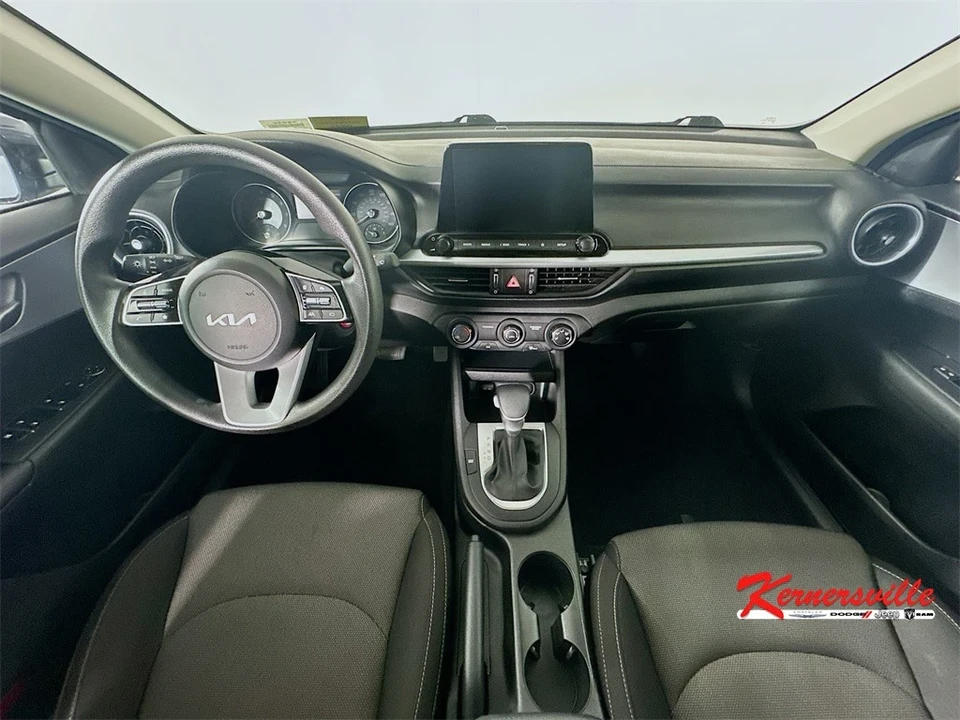 2023 Kia Forte - Image 10 of 21