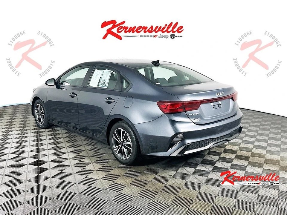 2023 Kia Forte - Image 5 of 21