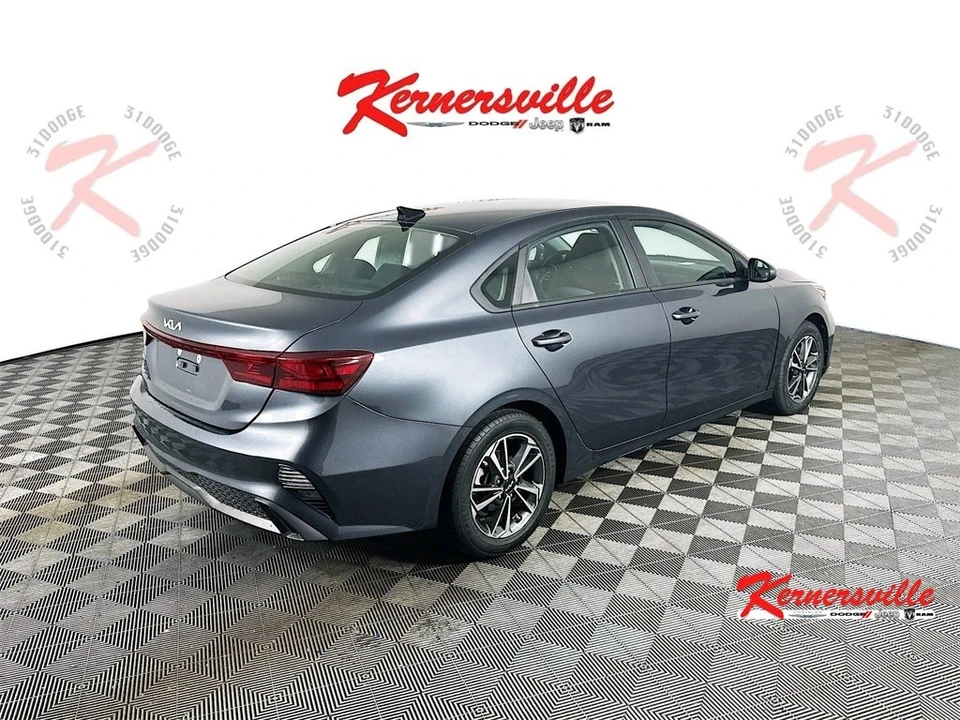 2023 Kia Forte - Image 7 of 21