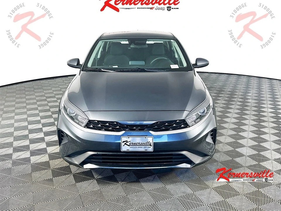 2023 Kia Forte - Image 2 of 21