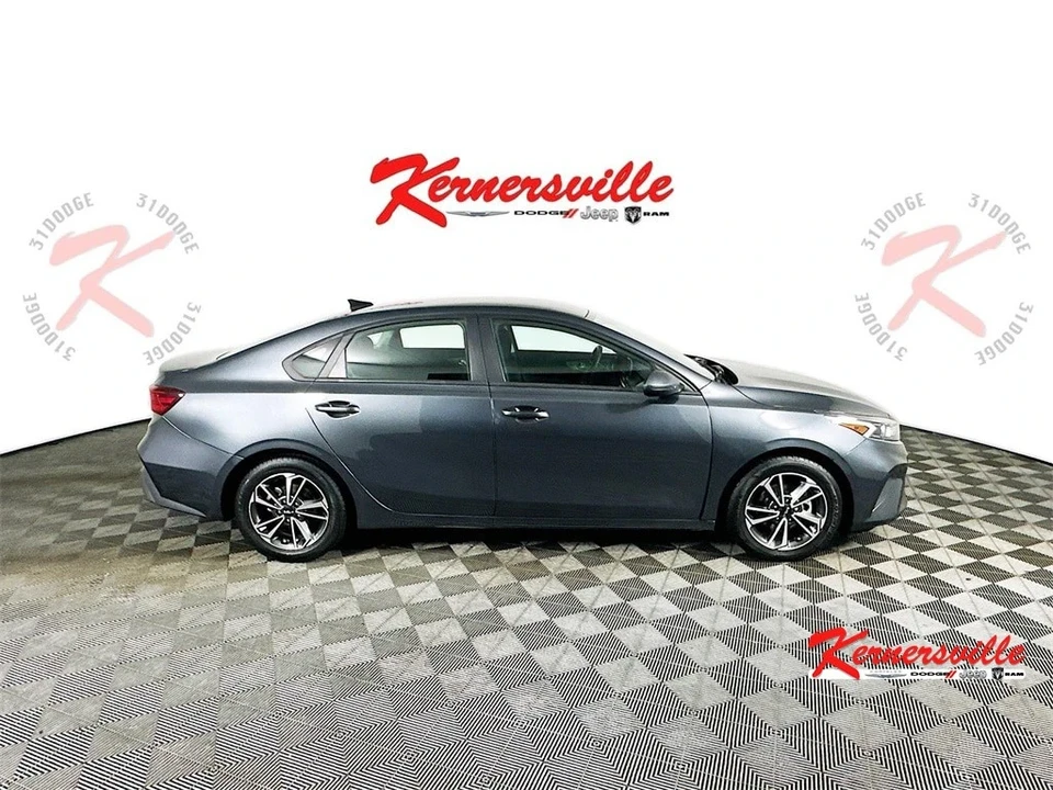 2023 Kia Forte - Image 8 of 21