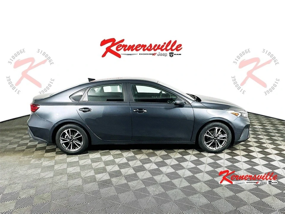 2023 Kia Forte - Image 8 of 21