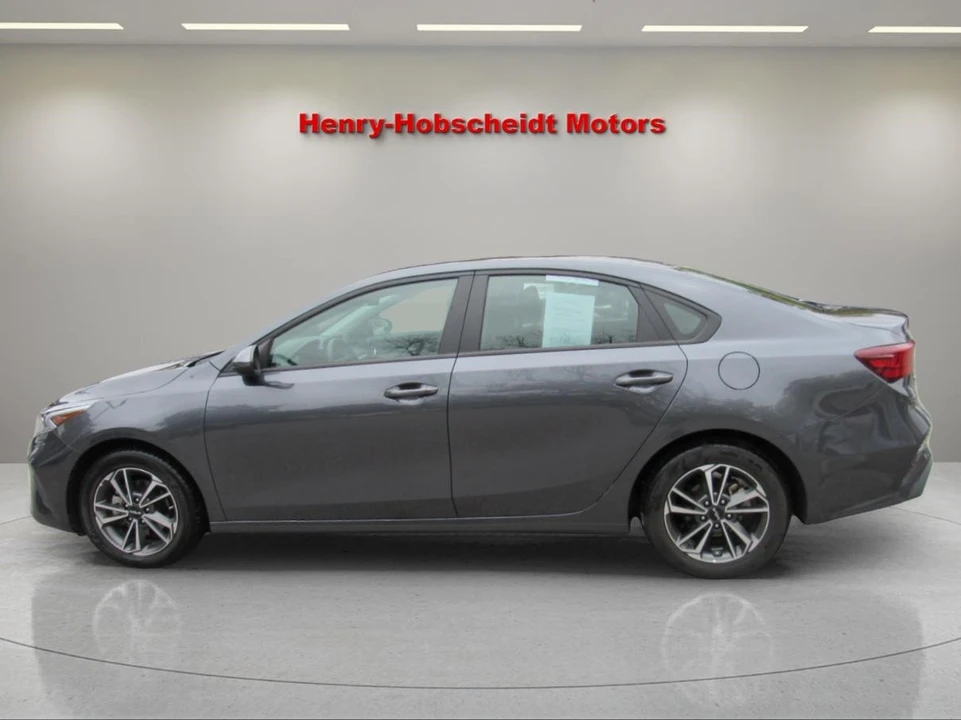 2023 Kia Forte - Image 10 of 12