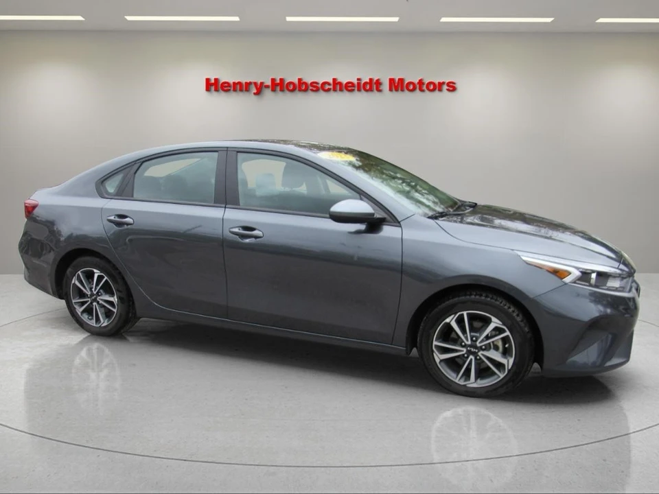 2023 Kia Forte - Image 9 of 12