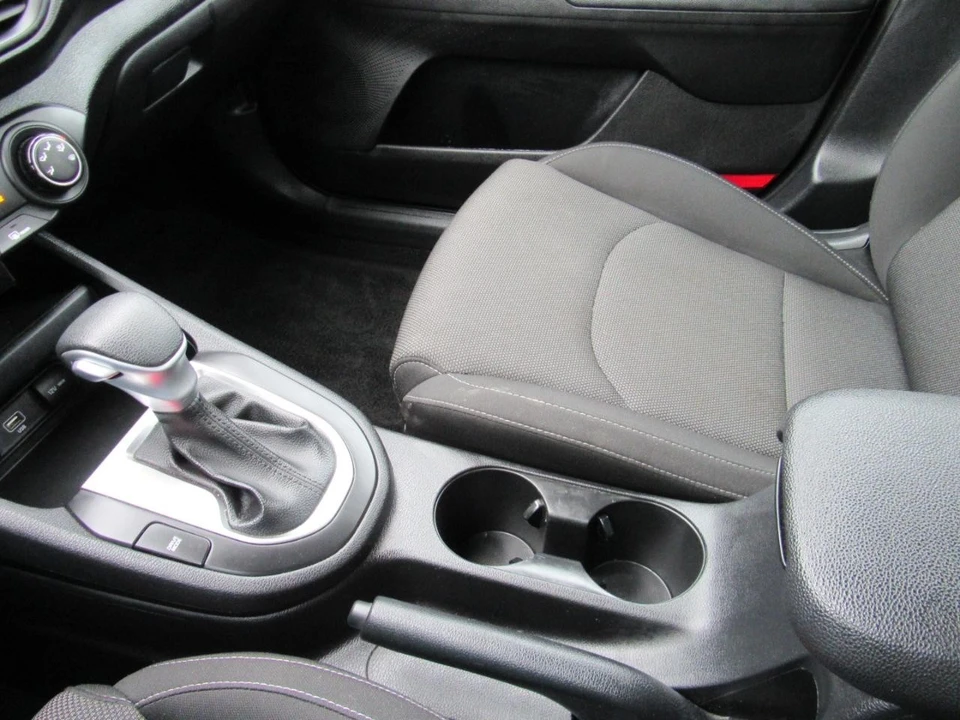 2023 Kia Forte - Image 7 of 12