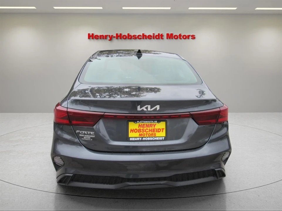 2023 Kia Forte - Image 3 of 12
