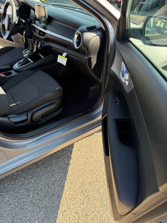 2023 Kia Forte - Image 7 of 20
