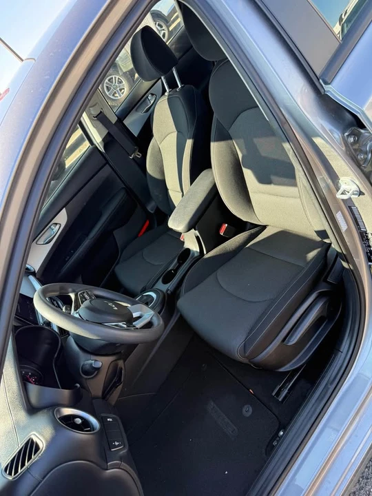 2023 Kia Forte - Image 4 of 20