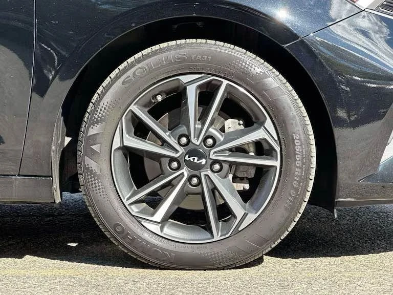 2023 Kia Forte - Image 3 of 9
