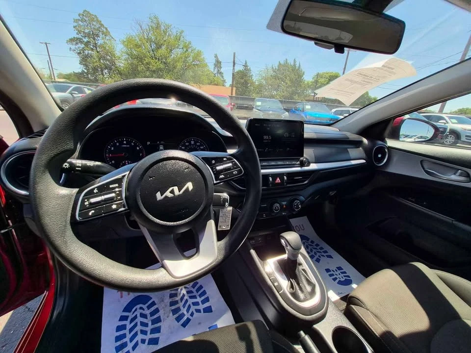 2023 Kia Forte - Image 6 of 13