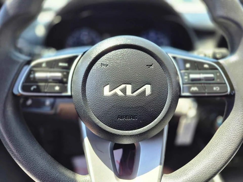 2023 Kia Forte - Image 8 of 13