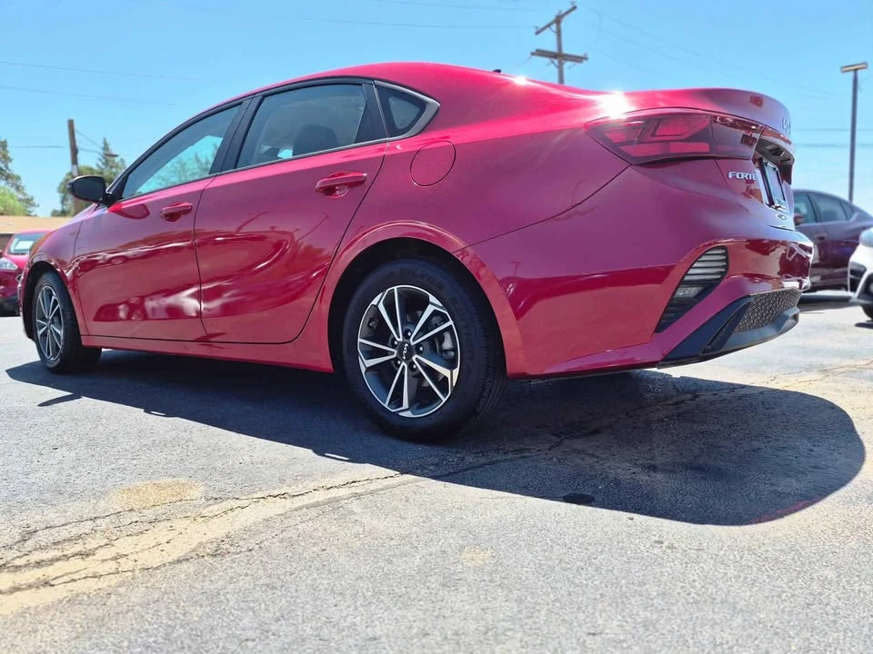 2023 Kia Forte - Image 4 of 13