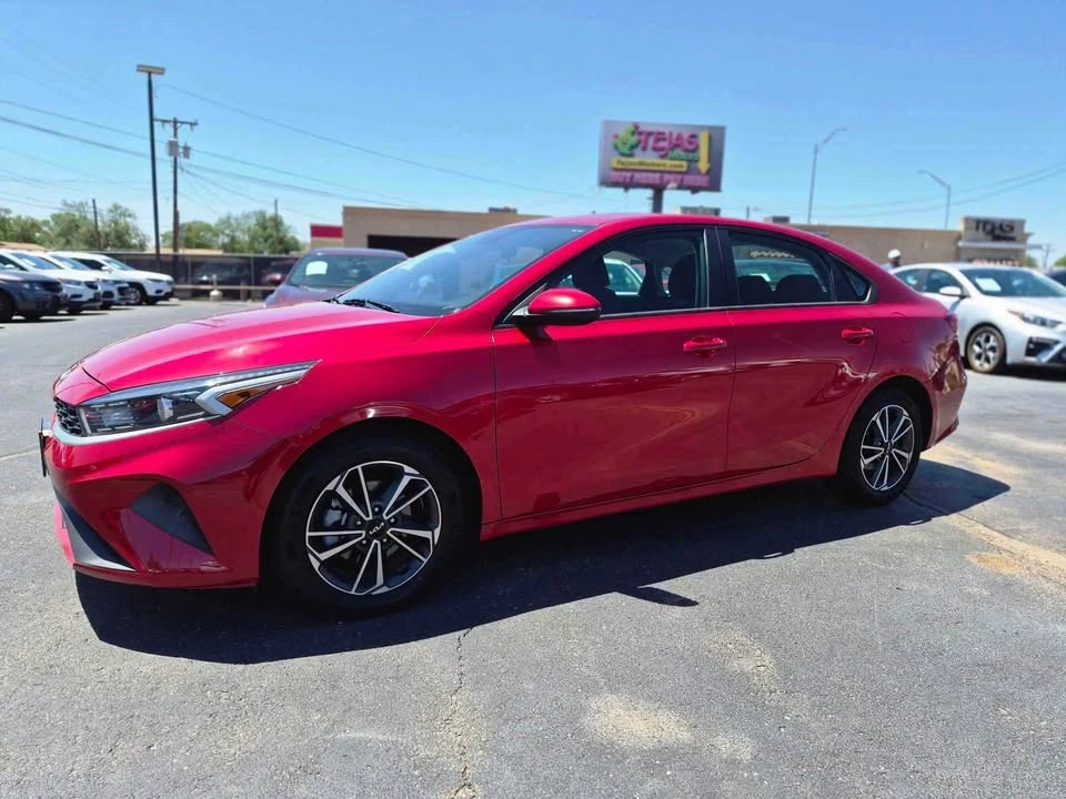 2023 Kia Forte - Image 3 of 4
