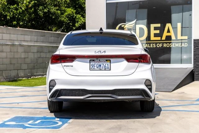2023 Kia Forte - Image 15 of 31