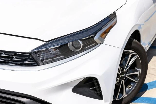 2023 Kia Forte - Image 8 of 21
