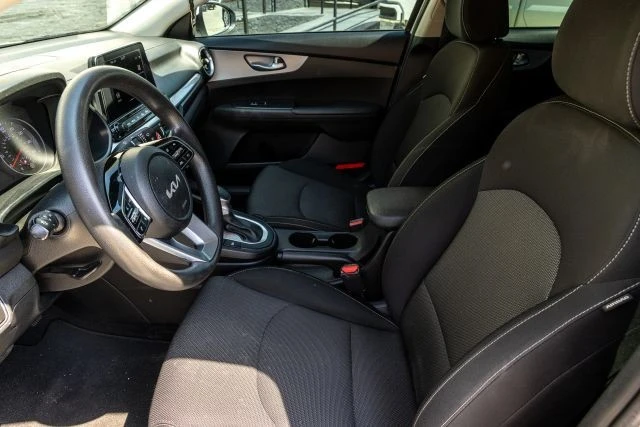 2023 Kia Forte - Image 24 of 31