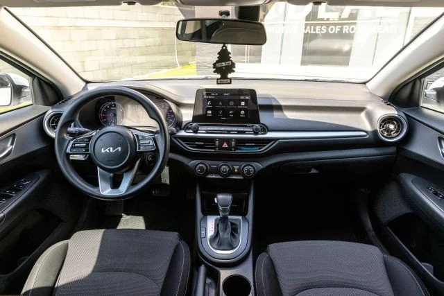 2023 Kia Forte - Image 22 of 31