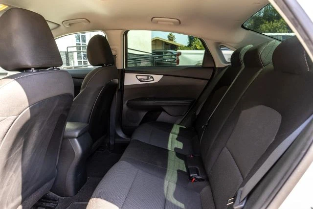 2023 Kia Forte - Image 23 of 31