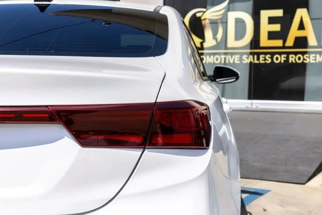 2023 Kia Forte - Image 14 of 31
