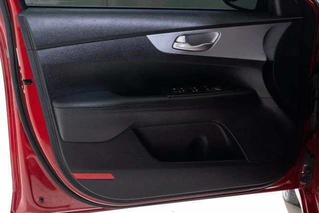 2023 Kia Forte - Image 18 of 21