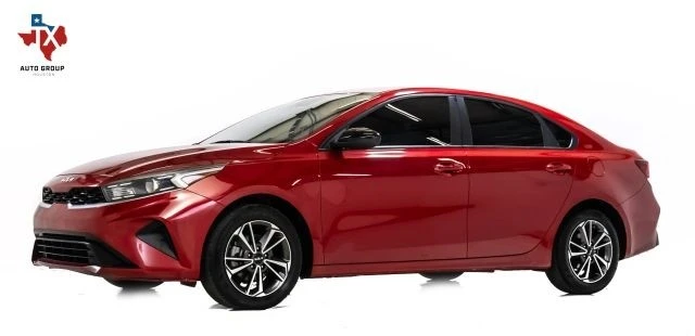 2023 Kia Forte - Image 3 of 12