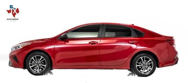 2023 Kia Forte - Image 9 of 12