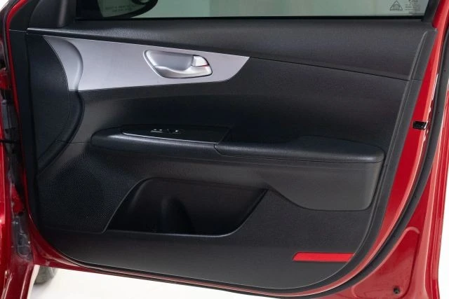 2023 Kia Forte - Image 19 of 21