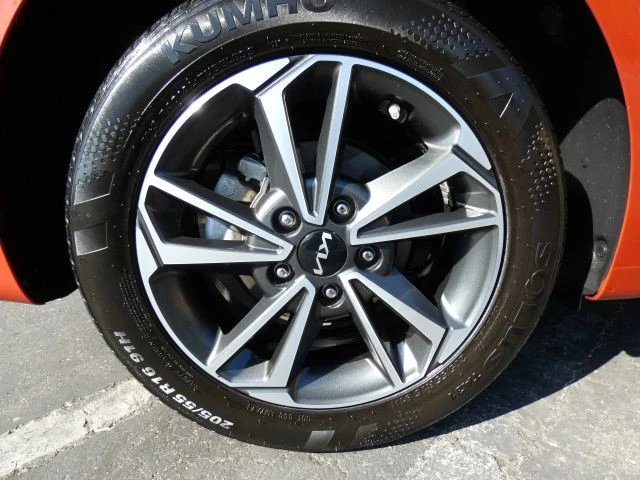 2023 Kia Forte - Image 19 of 21
