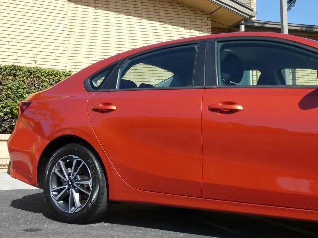 2023 Kia Forte - Image 6 of 21