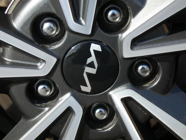 2023 Kia Forte - Image 21 of 21