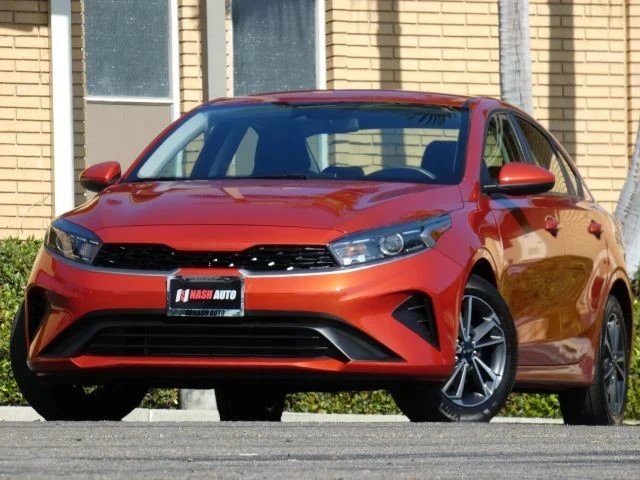 2023 Kia Forte - Image 2 of 21