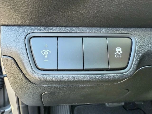 2023 Kia Forte - Image 17 of 21