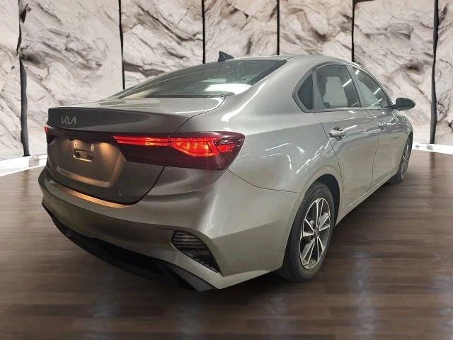 2023 Kia Forte - Image 5 of 13