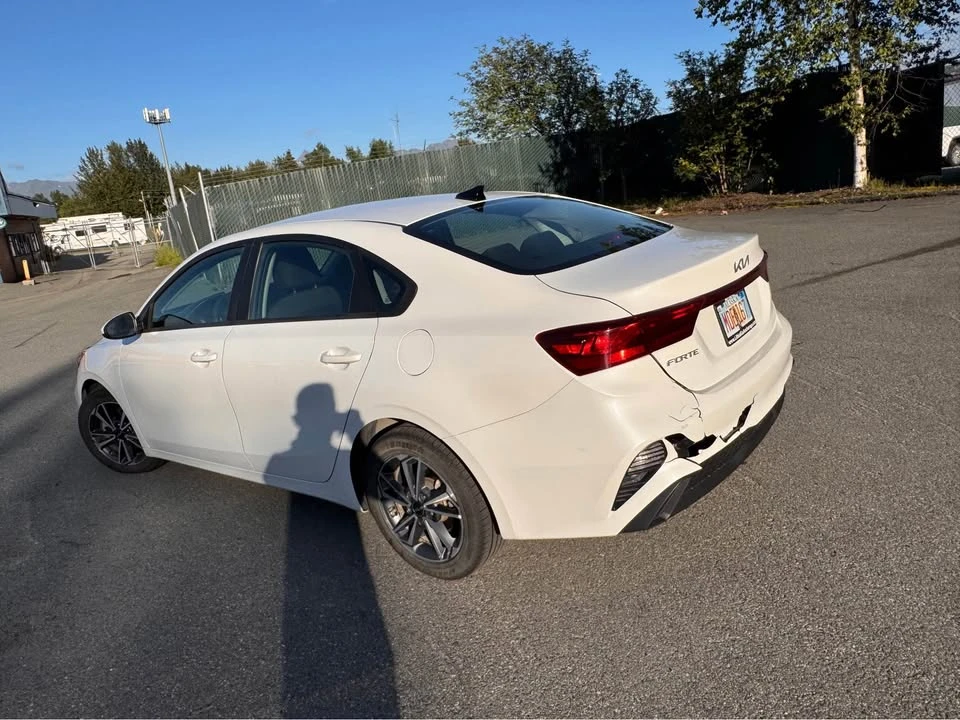 2023 Kia Forte - Image 4 of 15
