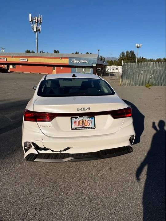 2023 Kia Forte - Image 5 of 15