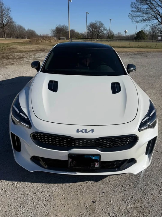 2023 Kia Stinger GT - Image 2 of 10